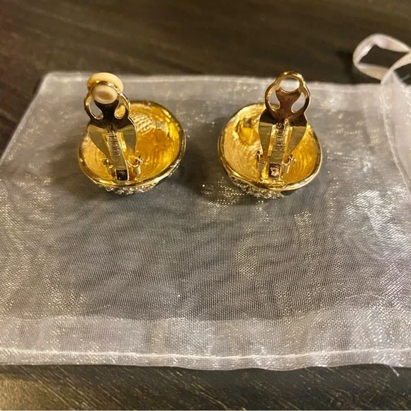 St. John 1990s Black & Rhinestone Modern Classic Oval Statement Clip-in Earrings - Picture 4 of 8